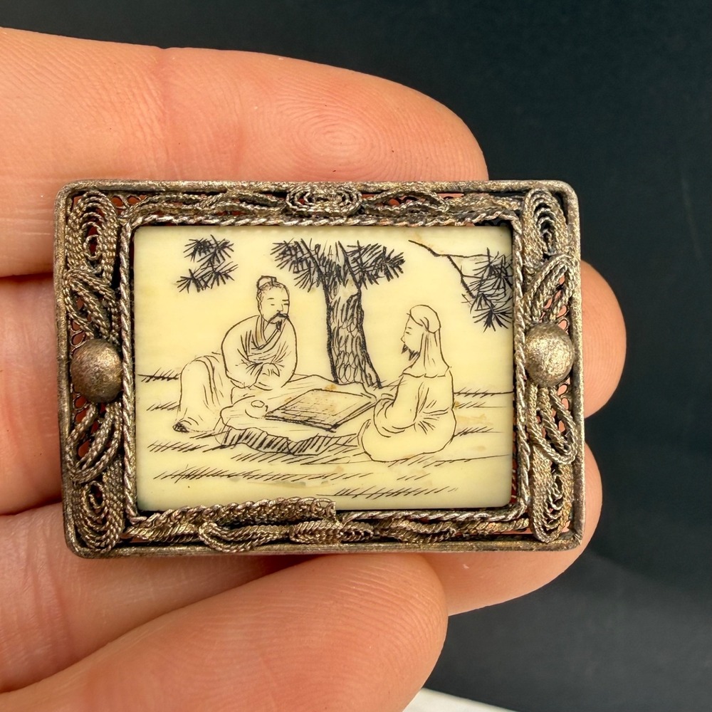 Vintage Estate Brooch Silver Chinese Export Carved Filigree Scholar 1.5in